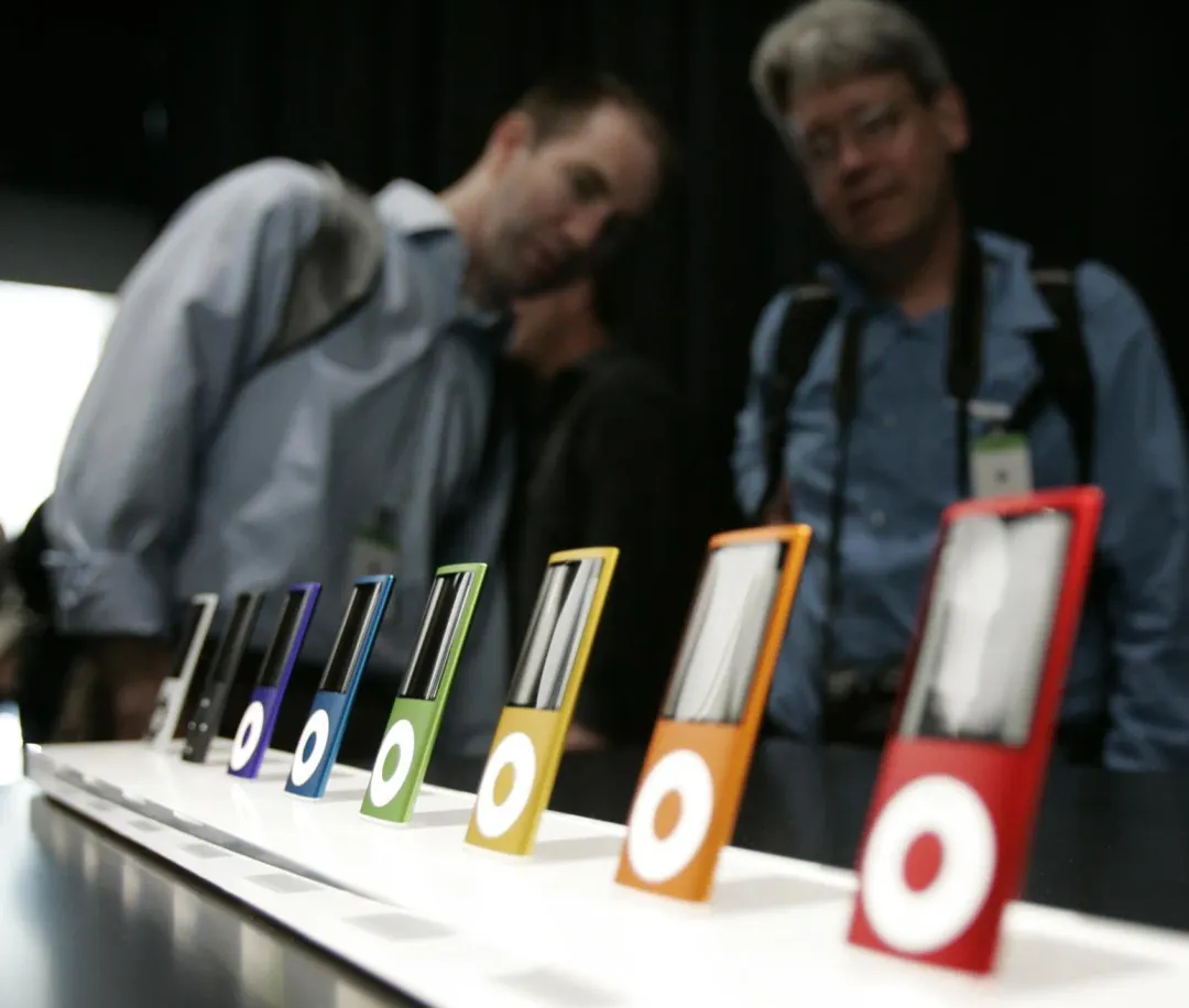 iPod nano 是有一塊小螢幕的音樂播放器。(示意圖/美聯社)