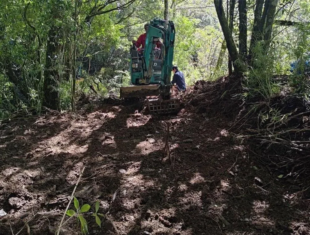 林業署南投分署因進行能高越嶺步道西段修整、雲天宮入口路線改善工程,2處暫時封閉到今年底。(圖/林業署南投分署提供)