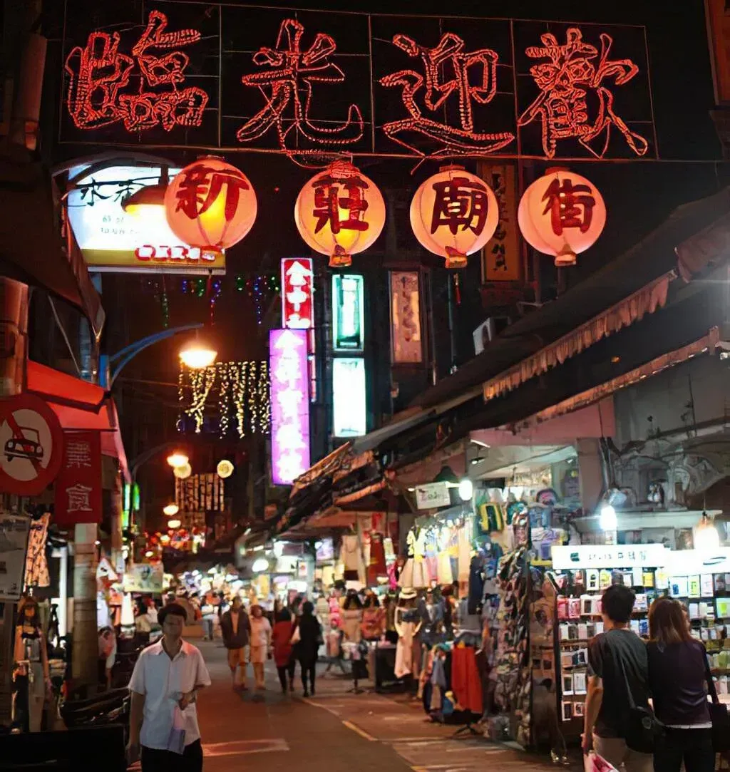 新北市新莊區的廟街夜市擁有300多年歷史,最近有網友發現該處人潮少到幾乎看不到。(圖/翻攝自新北觀光旅遊網)