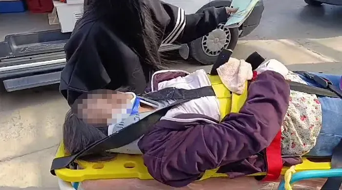 車上的傷者緊急送往各處醫院救治，日本駐土國大使館證實車上還有21名日籍旅客，當中也有人受傷。（圖／翻攝社群平台X）