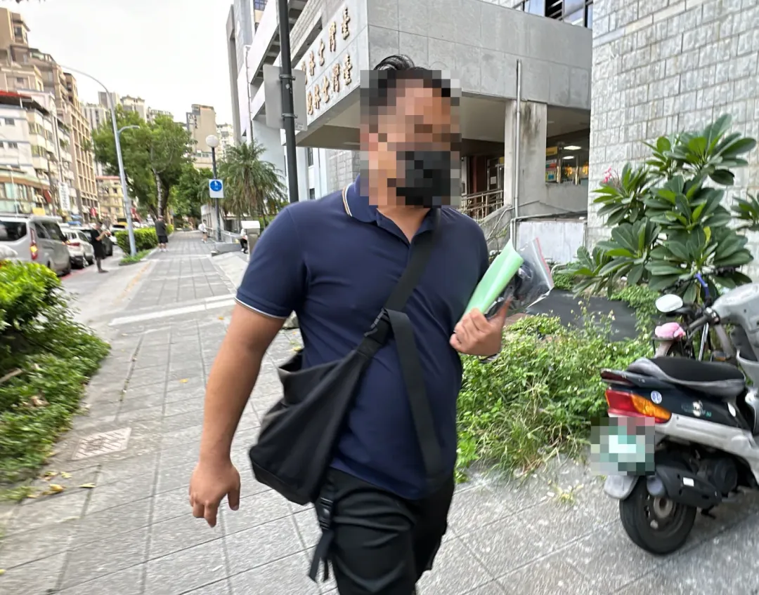 15歲肇事少年的父親18日下午離開台北士林地院時，表示會和兒子一起負責後續事宜。（圖／中天新聞）