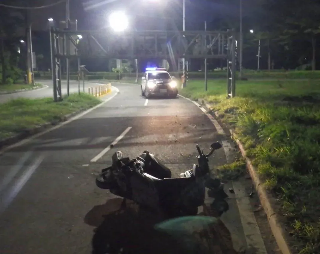 陳男受了多處輕傷，隨即被送往醫院治療，所幸經過檢查後證實無大礙。（圖／中天新聞）