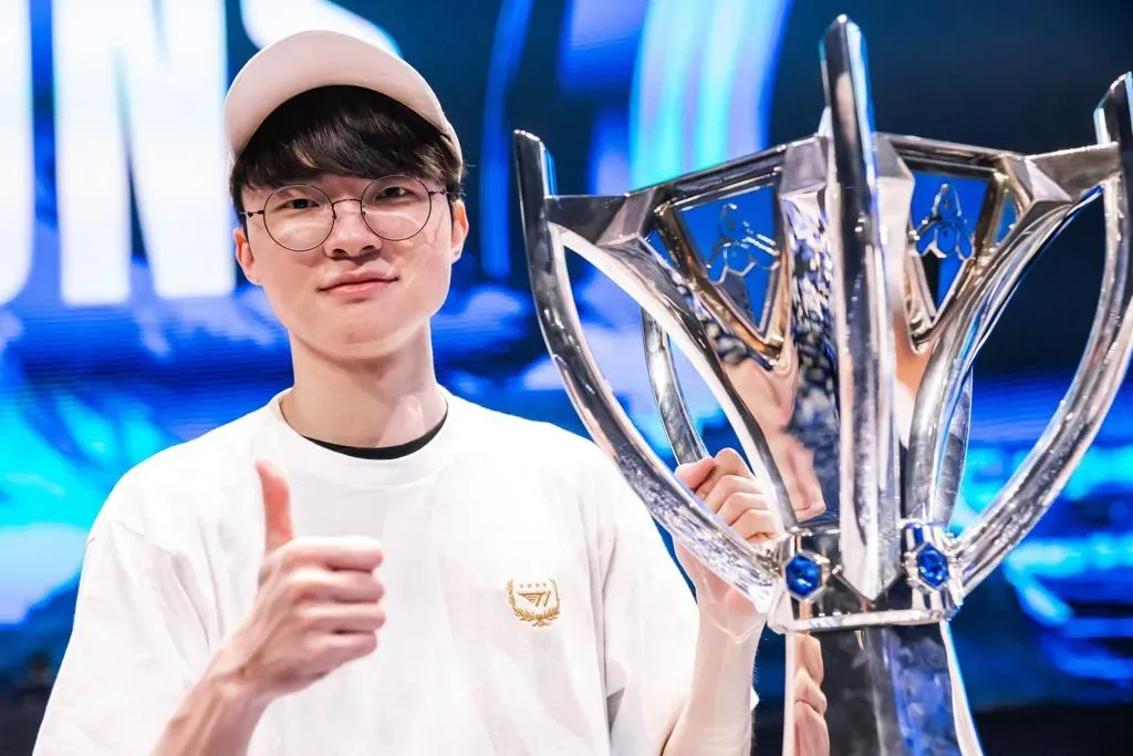 韩国选手「大魔王」T1 Faker去年曾率領隊員奪冠，。（翻摄自脸书／SKT T1 Faker）