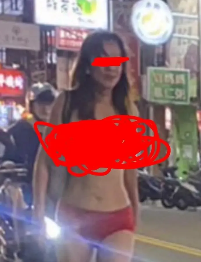 新竹中正路出現只穿紅內褲的裸女。(圖/新竹人新竹事FB)