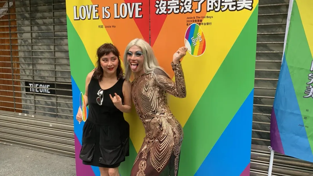 來自「香港搖滾女王」何超儀也到現場共襄盛舉。（圖／記者官有紘攝）