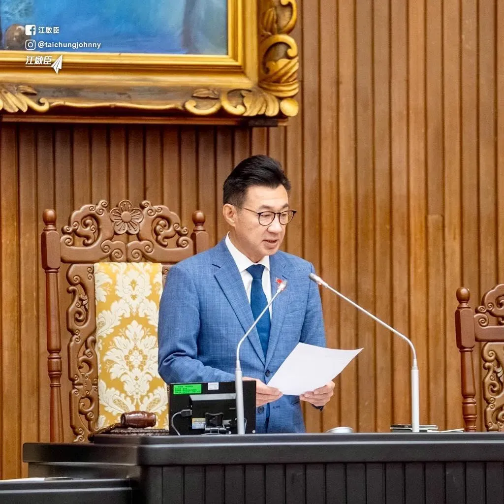江啟臣表示,若經濟部要在台中增設燃氣機組,務必拆除燃煤機組,達成淨零碳排目標。(圖取自江啟臣臉書)