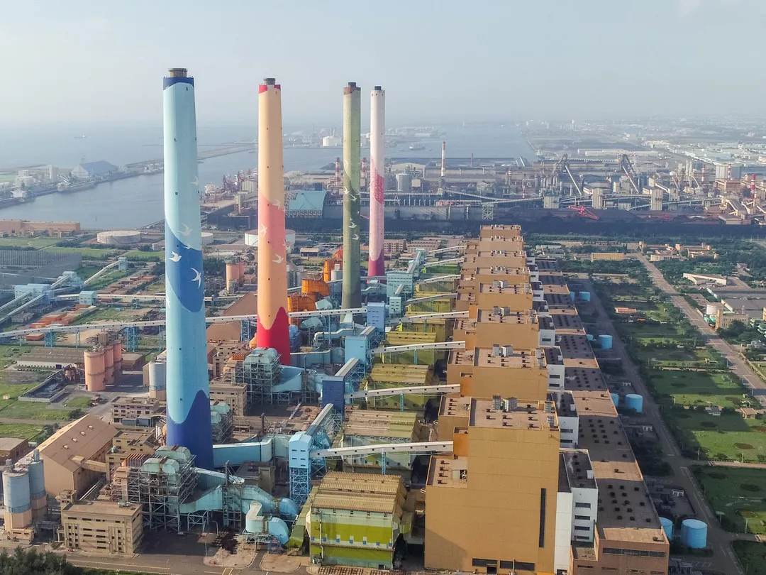 中火單廠用煤即佔全台電力系統煤炭消耗總量的四成,堪稱「空污重災區的核心」。(圖/台中市政府)