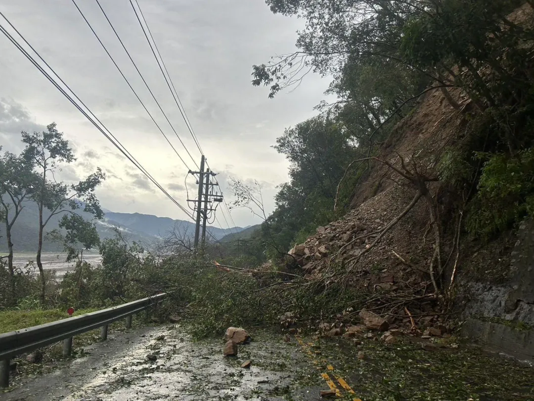 公路局呼籲用路人非必要請勿於災後進入山區道路。（圖／翻攝畫面）