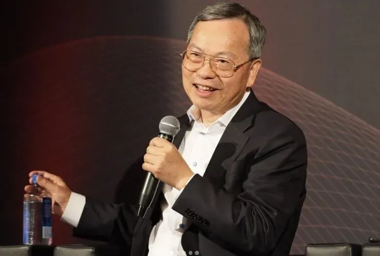 美超微創辦人梁見後。（圖／翻攝美超微IG帳號）