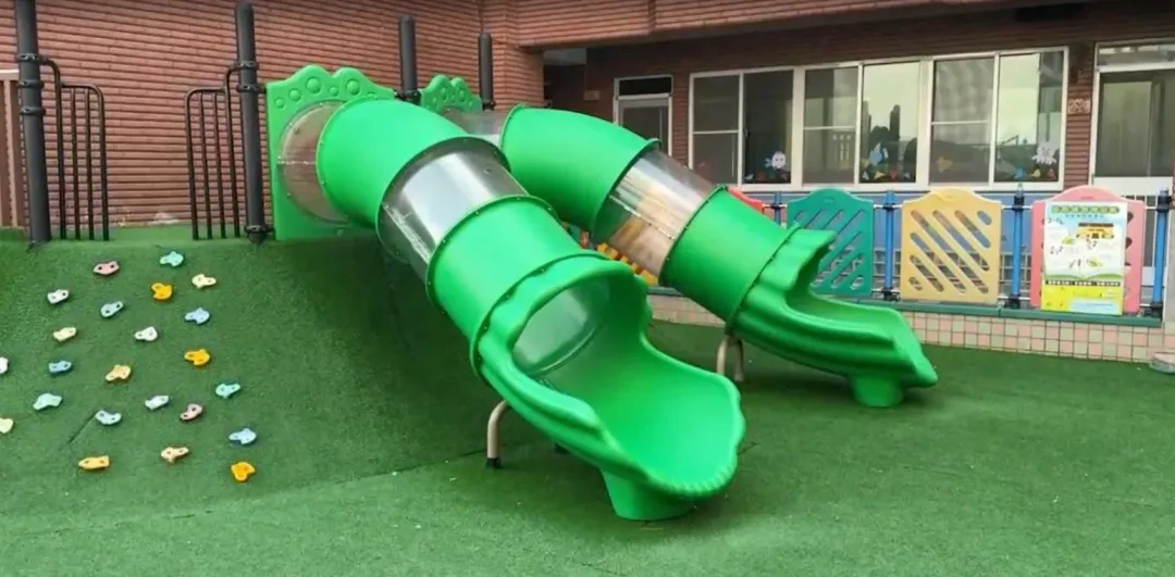 安平區一處幼兒園涉有知悉未通報、進用未具資格者、未具資格於教保服務機構從事教保服務、師生比不符、園所行政督導不周等項遭從重裁罰。(圖/中天新聞)