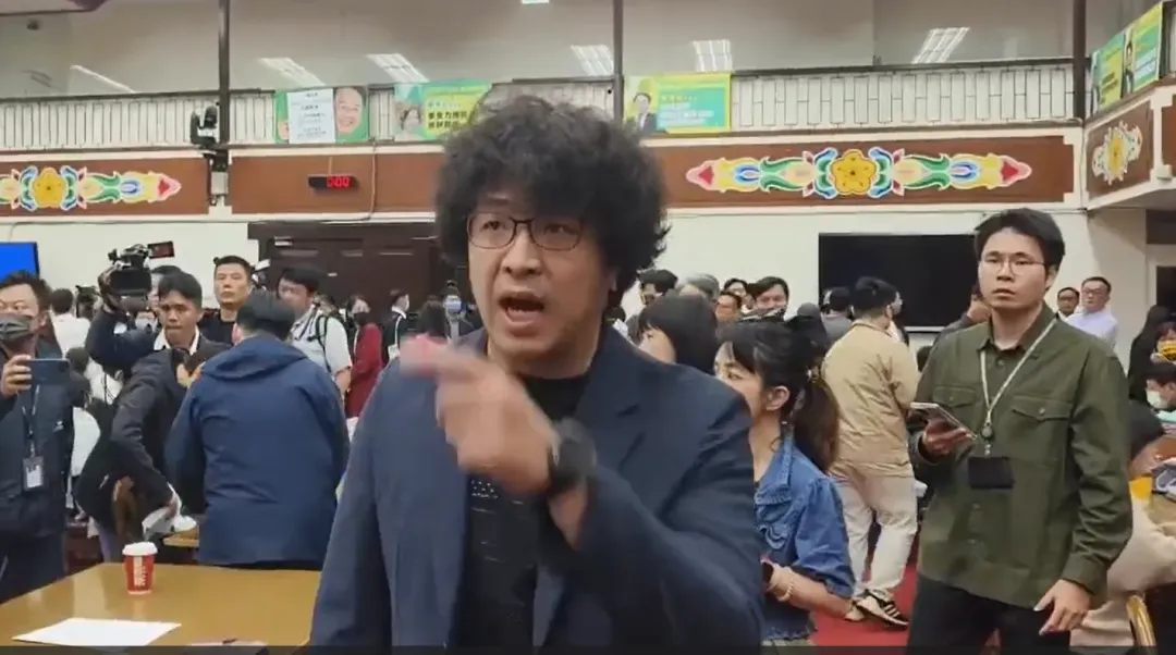 民進黨立委沈伯洋。(圖/中天新聞)