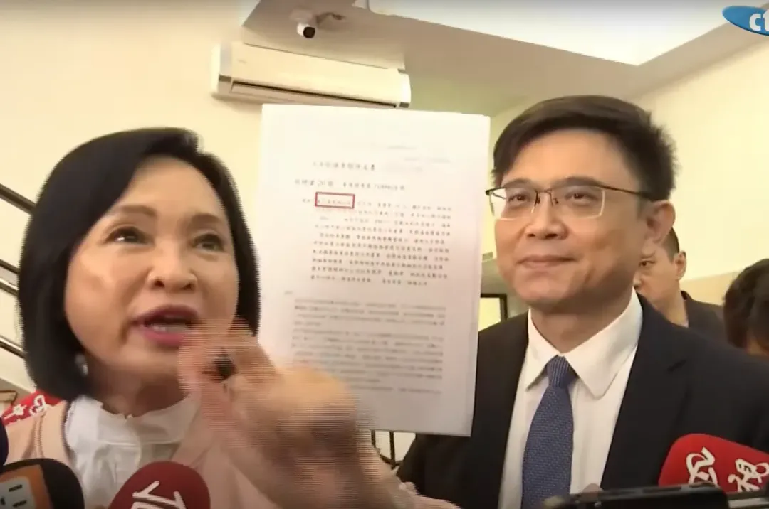 柯志恩在立法院