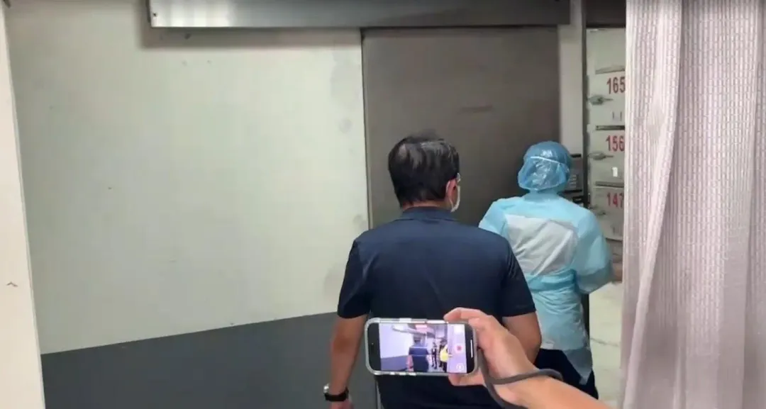 男嬰去年就被婆婆通報家暴，疑似有受虐的情況，如今傷重不治身亡，吳女涉嫌傷害致死罪，且罪嫌重大。(圖/中天新聞)