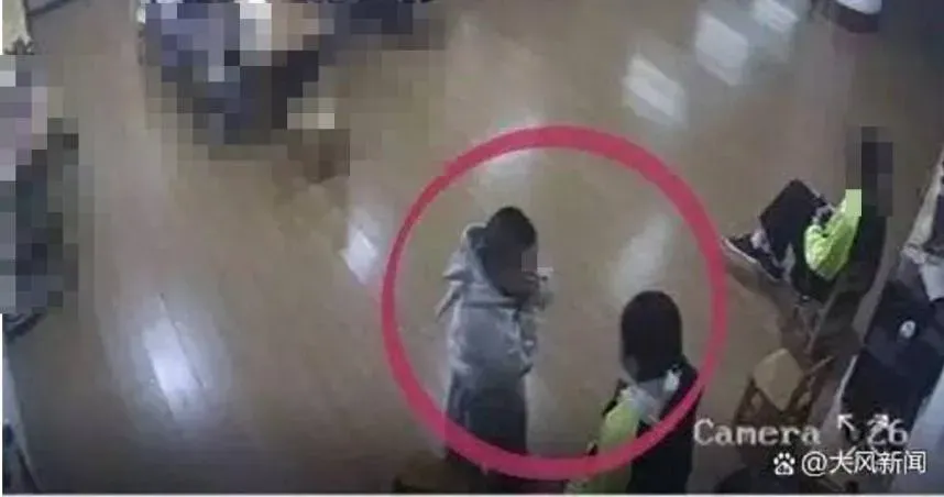 安徽某幼稚園被控虐童。(圖/翻攝自微博)