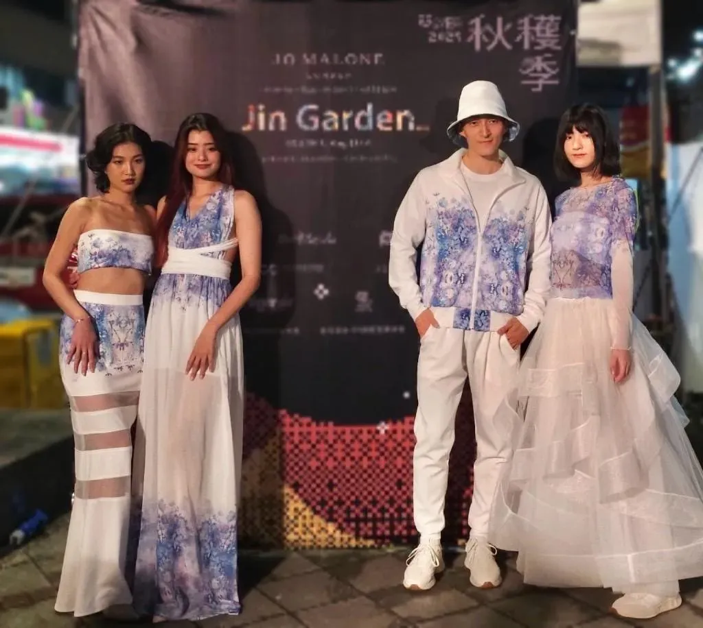 設計師黃秀瑾運用兩品牌共通點—花卉，設計「綻放」系列服裝。（圖／Jin Garden提供）