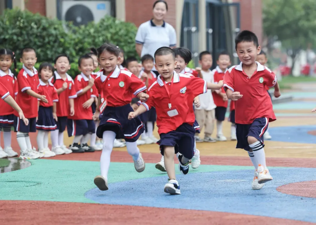 大陸立新法規範幼兒園不得採小學化教育方式(圖/新華社)