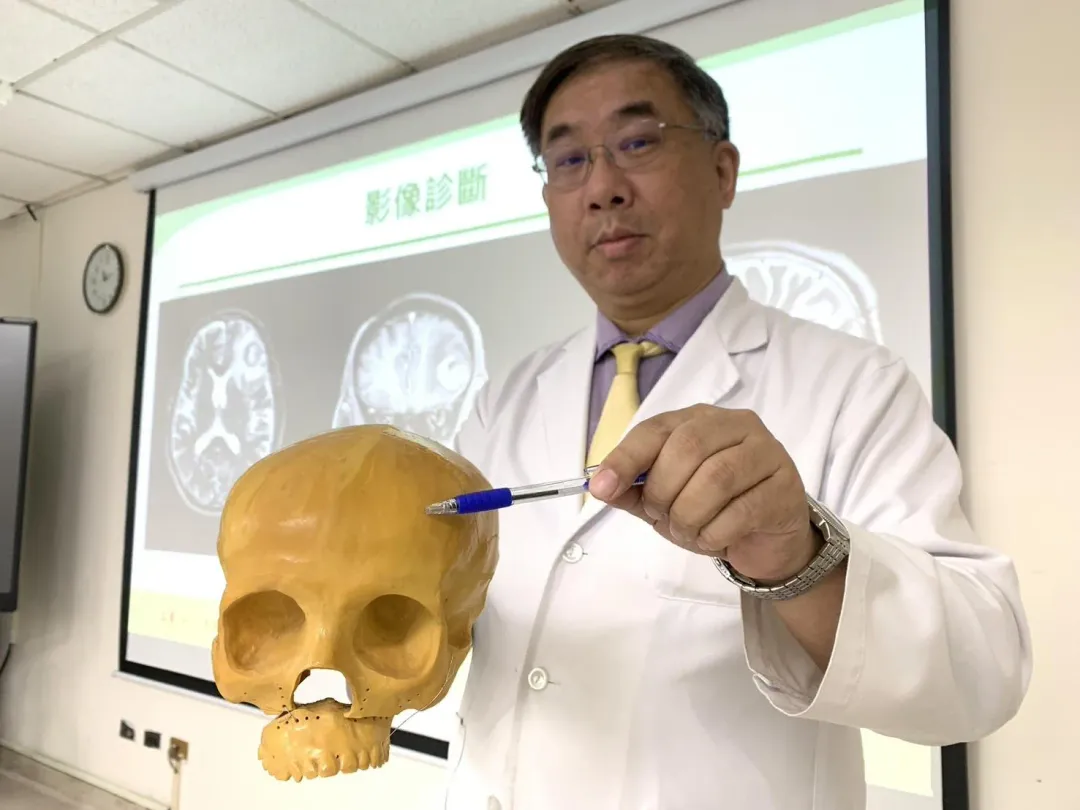 陳典廷提到「最近三個月已經有三例以為中風卻發現腦腫瘤的案例!」。(圖/台中醫院提供)