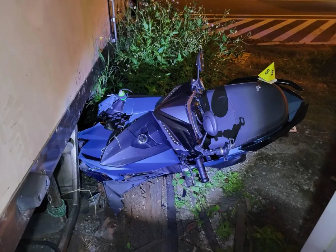 台中2騎士疑閃野貓出車禍，釀1死1傷。（圖／翻攝畫面）
