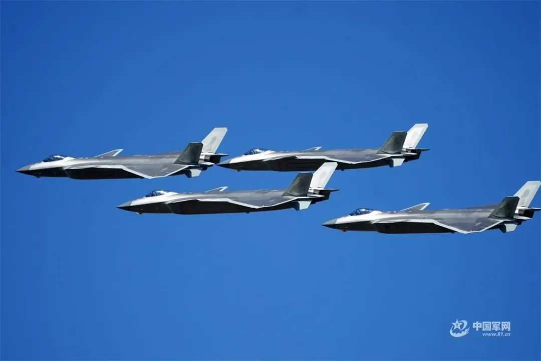 珠海航展的大陸殲20匿蹤戰機4機編隊。(圖/中國軍網)
