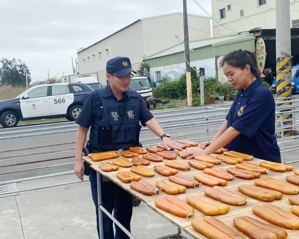 雲林北港警分局即日起派遣員警在晚間實施「烏魚子守護專案」，保護漁民和業者的心血。（圖／翻攝畫面）