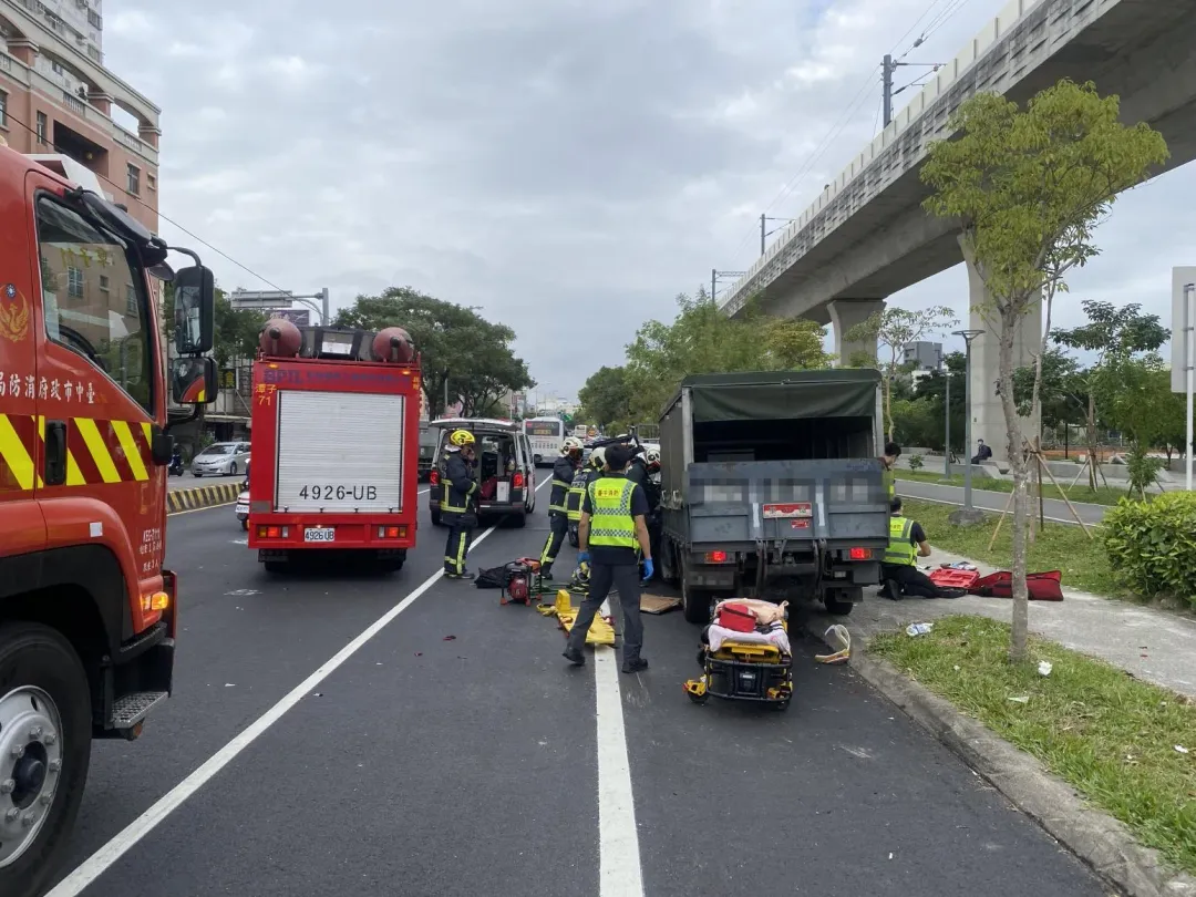 台中發生「4車連環追撞」車禍。（圖／翻攝畫面）