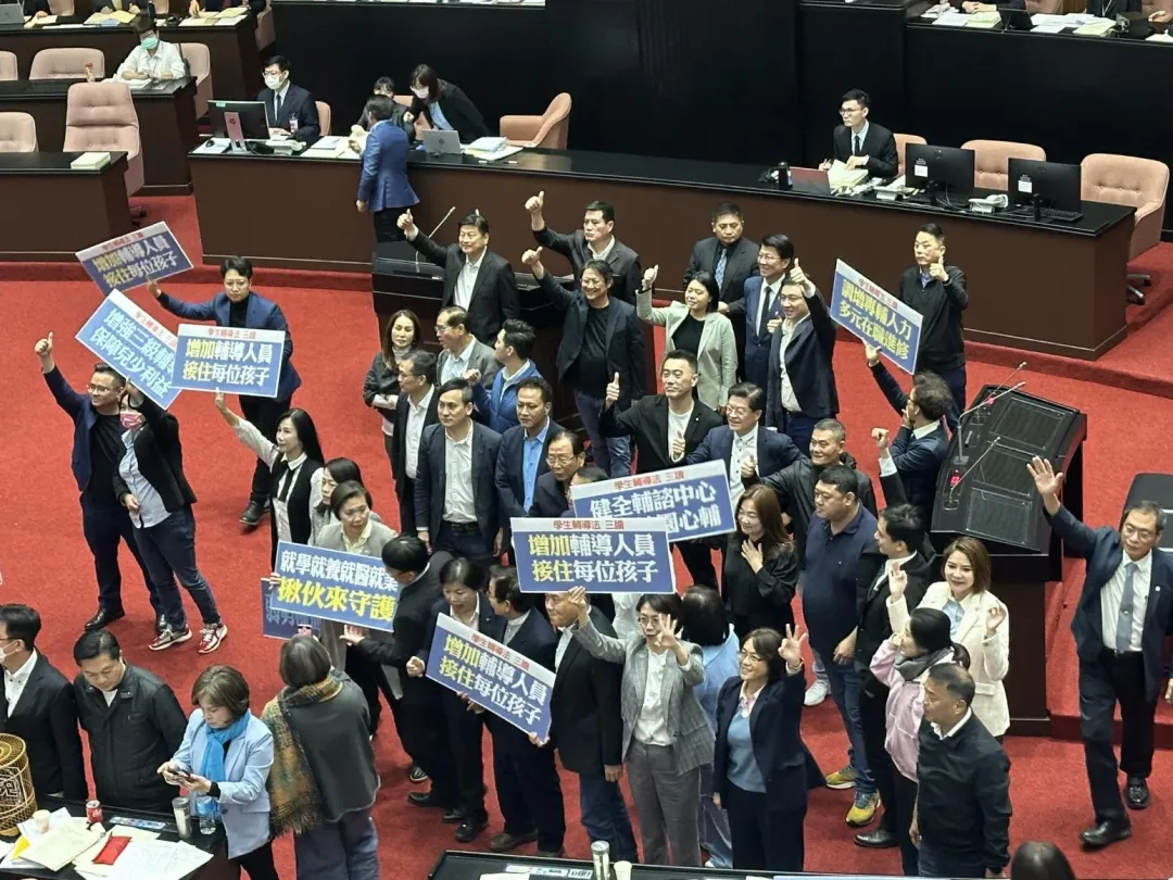 國民黨立院黨團支持《學生輔導法》三讀。(圖/黃詩崴攝)