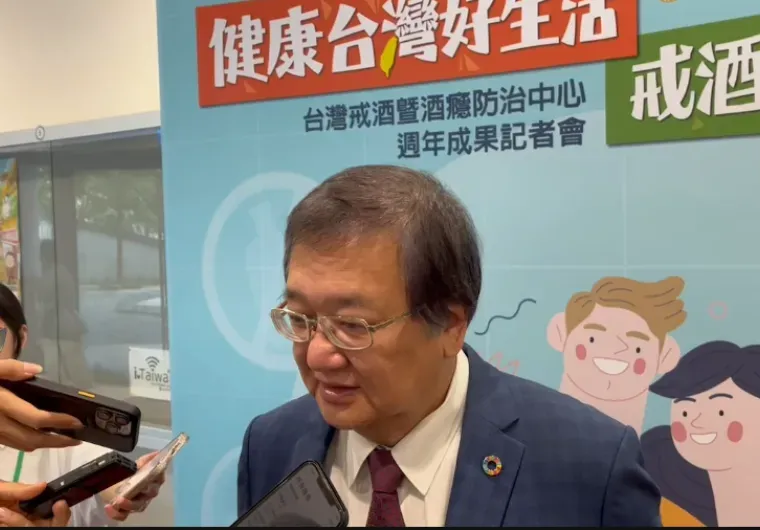 衛福部長邱泰源強調，55個沒有牙醫的偏鄉地區將招募本土學歷的合格牙醫。（圖／Dr.131醫生醫提供）