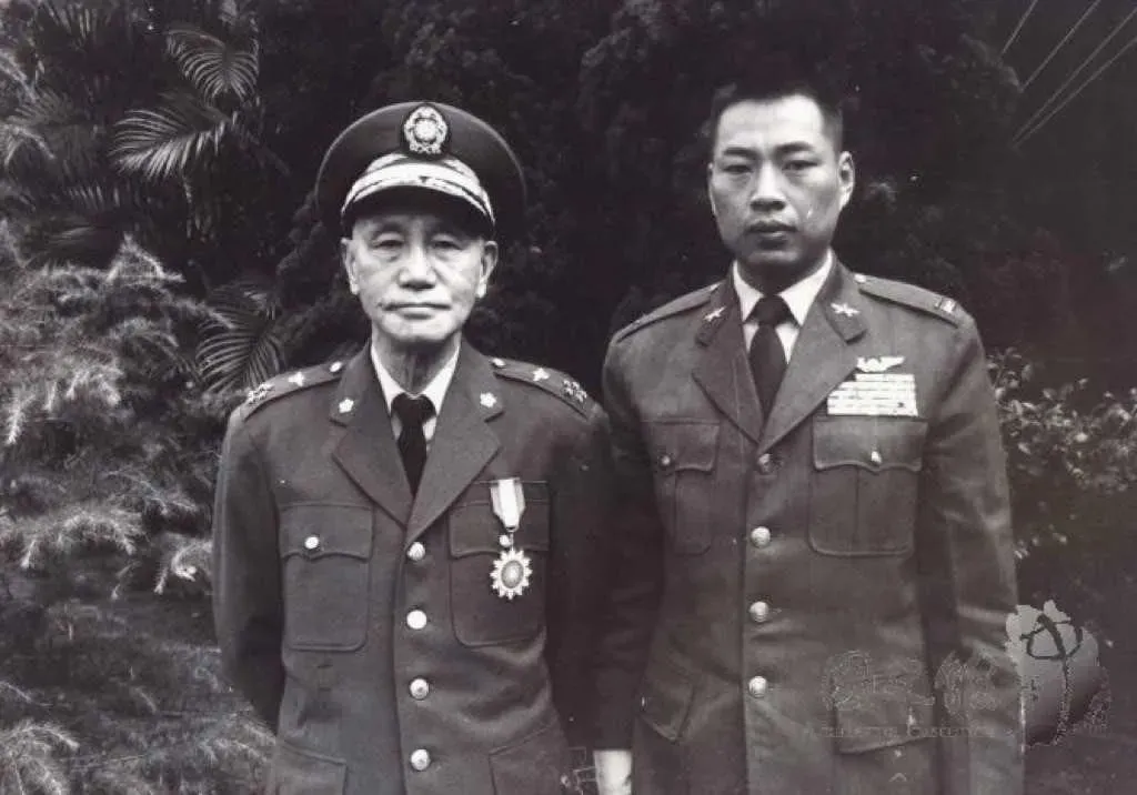蔣中正總統曾在官邸接見黑貓中隊陳懷生（圖片來源：國史館）