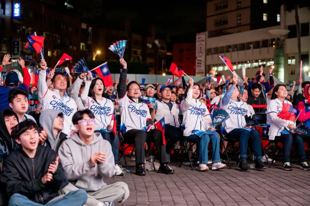 桃園市長張善政出席市府廣場直播派對。（圖／桃園市政府提供）