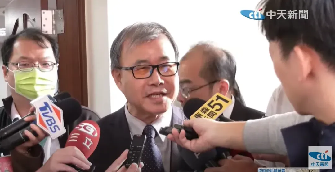 鄭英耀表示,完全沒有這樣的對話,請去問藍委。(圖/中天新聞)