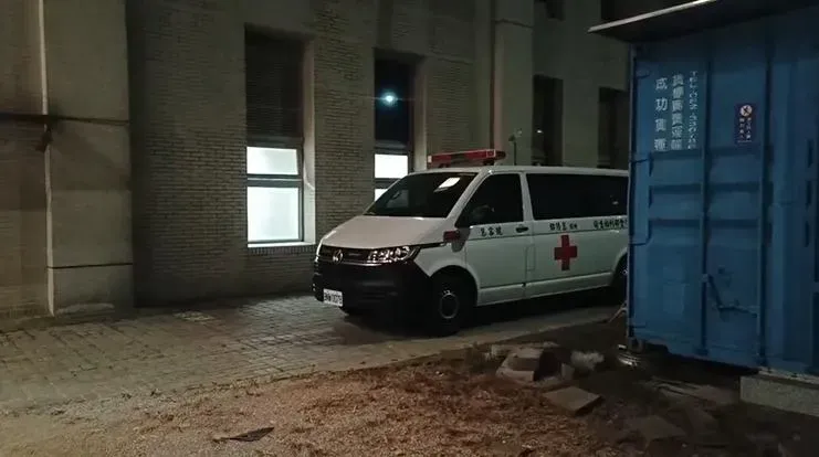 陳男還未到醫院，就已無呼吸心跳。（圖／翻攝畫面）