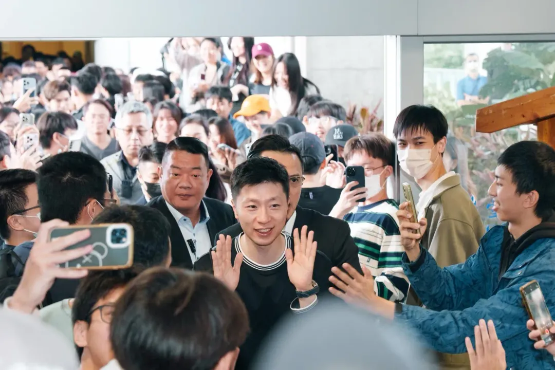 奧運桌球金牌馬龍等陸生進入台灣大學社會科學院。(圖／馬英九基金會提供)