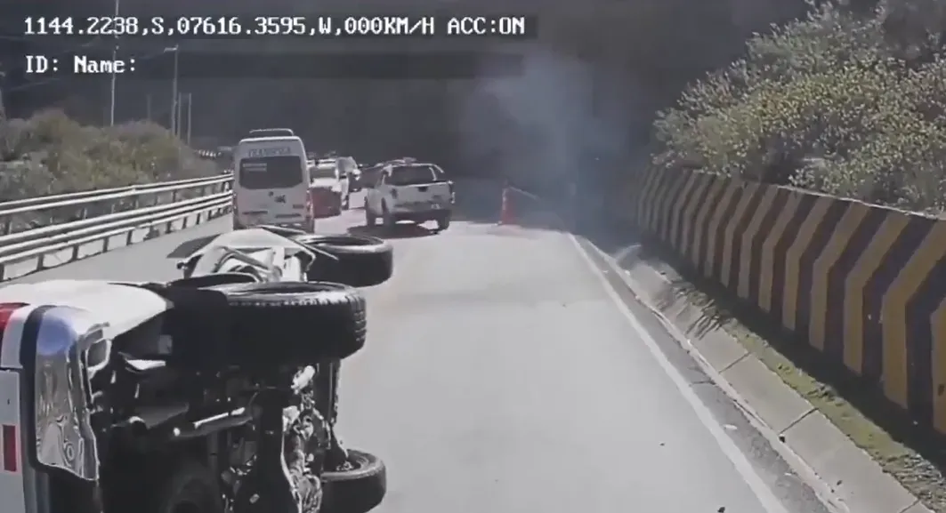 車上3名乘客不幸身亡。（圖／翻攝自X @AlertaMundoNews）
