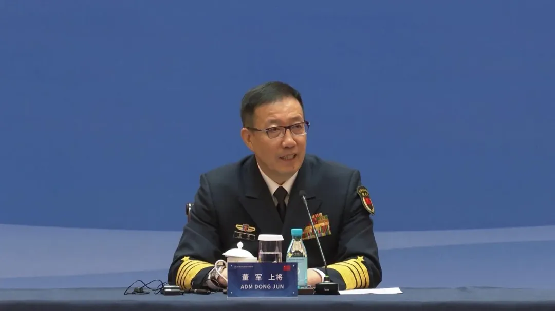 陸防長董軍在上海集體會見幾內亞灣外賓。(圖/央視)