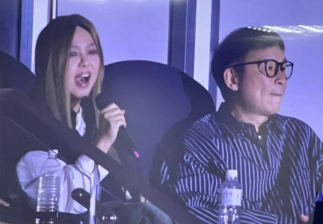 阿妹與經紀人陳鎮川現身周杰倫演唱會獻唱《三天三夜》。（圖/讀者提供）