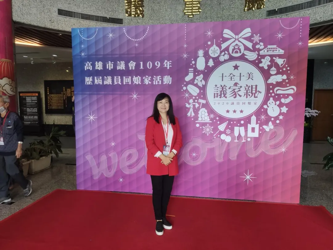 前高雄市議員陳粹鑾涉詐領助理費遭判刑10年5月。(圖/擷取自陳粹鑾臉書)