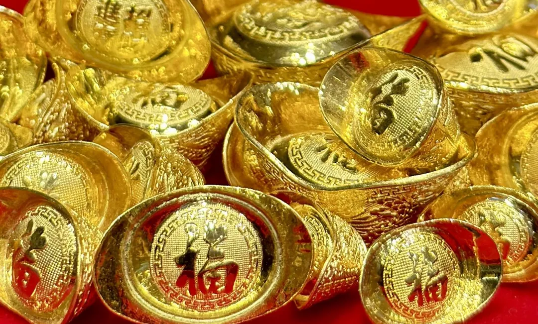根據網易運勢專欄最新預測,2025年7月將有三個生肖的偏財運特別旺盛,分別是屬猴、屬雞及屬蛇的民眾。(示意圖/塗豐駿攝)