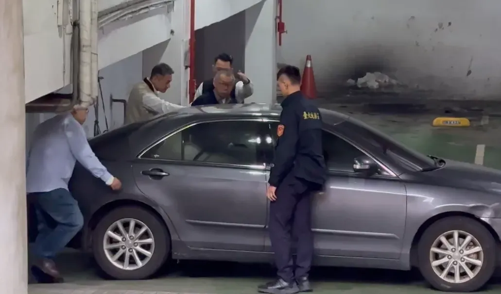 管中閔也談到對於目前遭羈押中的民眾黨主席柯文哲的看法。（圖／中天新聞）