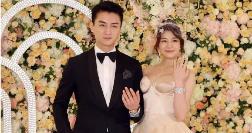 台灣女星陳妍希(右)和大陸男星陳曉結婚8年傳情變,陳曉也沒有對岳父過世回應過隻字片語。(圖/資料照)
