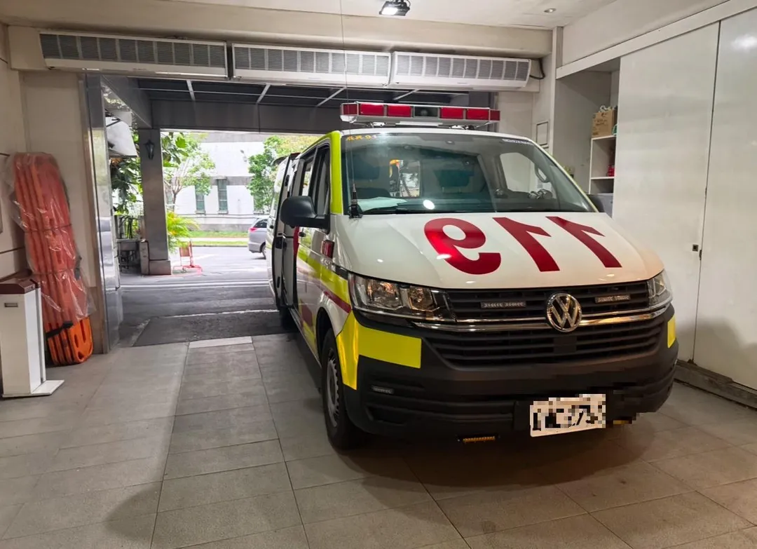 嘉義市近日發生救護車出勤時撞死人的意外,圖非當事救護車。(圖/示意圖,中天新聞)