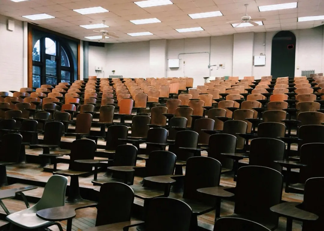 依數發部調查,國高中生手機沉迷程度僅次於大學生,對學習恐造成負面影響。(示意圖/Pexels)