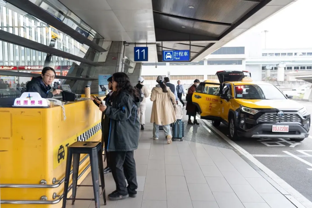 桃機呼籲旅客搭乘大眾運輸工具前往機場。（圖／桃機公司提供）