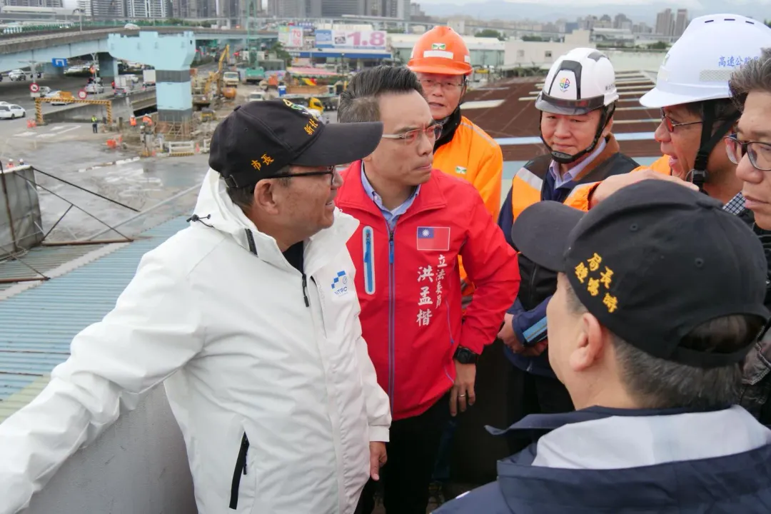 新北市長侯友宜建議施工單位預留國1北出匝道銜接台65的介面，以利塭仔圳重劃區開發後紓解車流。（圖／新北市政府交通局提供）