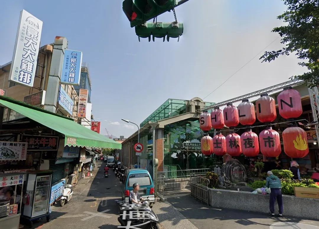 台北市知名觀光景點士林夜市今（24）日下午發生一起廚房意外。（圖／翻攝自Google街景圖）