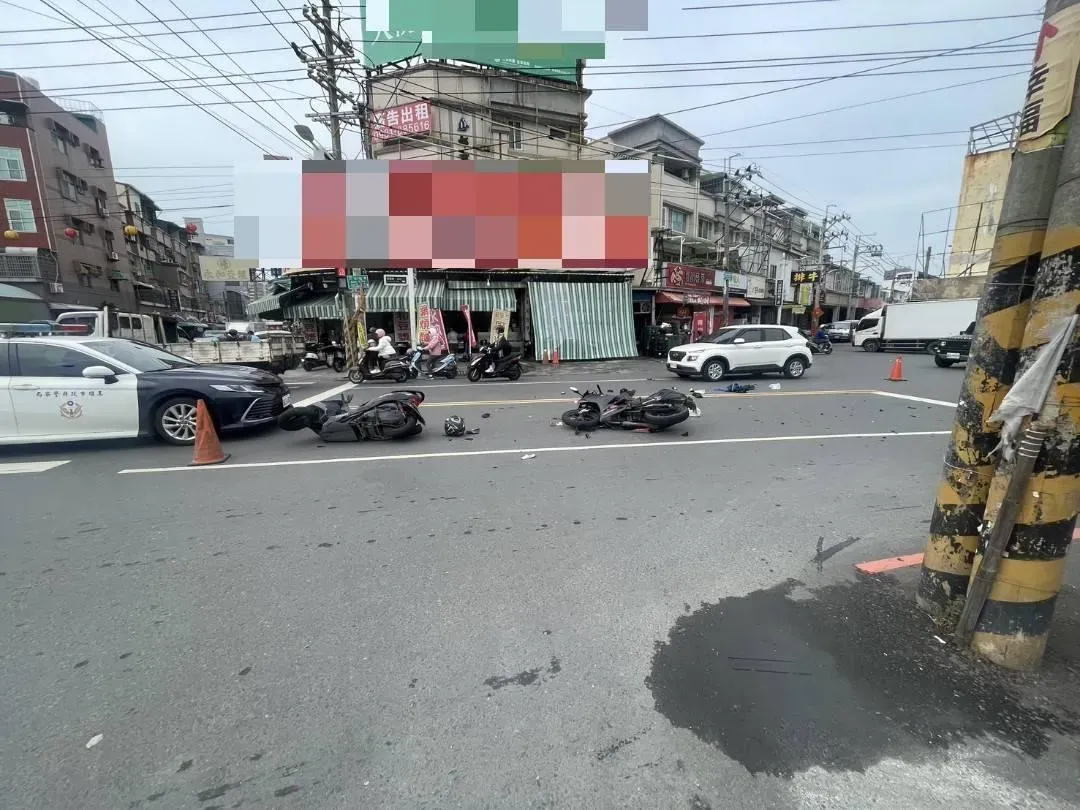 男騎士切西瓜，遭男大生騎車撞飛。（圖／翻攝畫面）