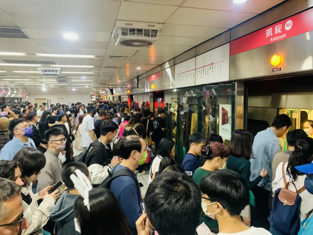 高捷預估,跨年當天下午4點半過後人潮暴增。(圖/高雄捷運公司提供)