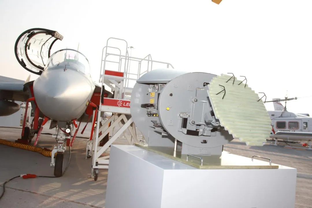 M-346FA機首裝有1具Grifo空用雷達。(圖/李奧納多公司)