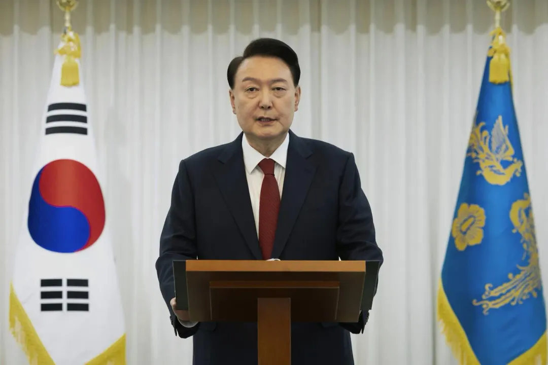 南韓檢警3日前往尹錫悅官邸執行逮捕令未果。（圖／美聯社）