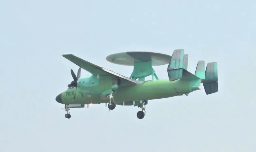 空警-600基本飛行性能與美國E-2系列艦載預警機相似。(圖/翻攝微博)