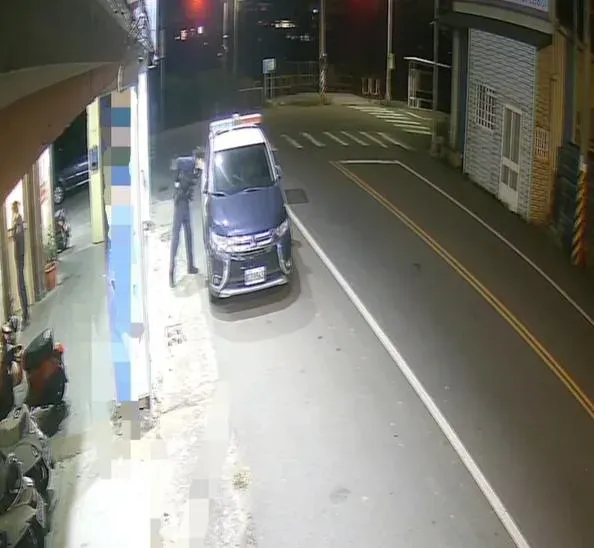 警方到醫院了解狀況後，回到案發現場，相關關係人已經離開。（圖／警方提供）